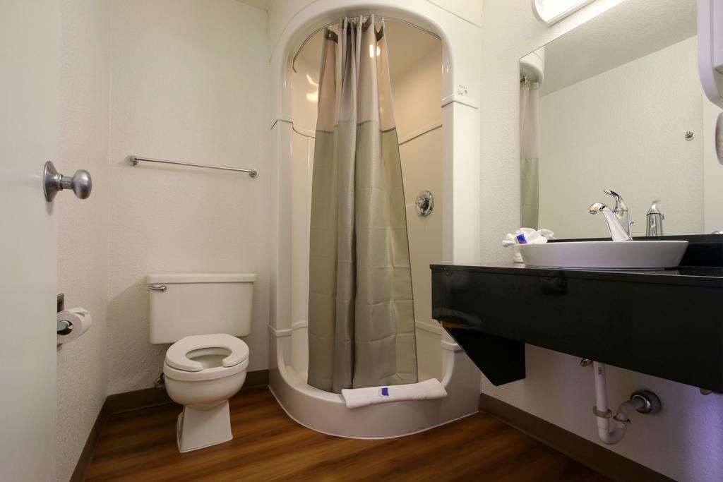 Motel 6 Wells Extérieur photo