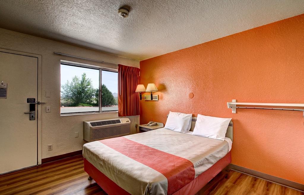 Motel 6 Wells Extérieur photo