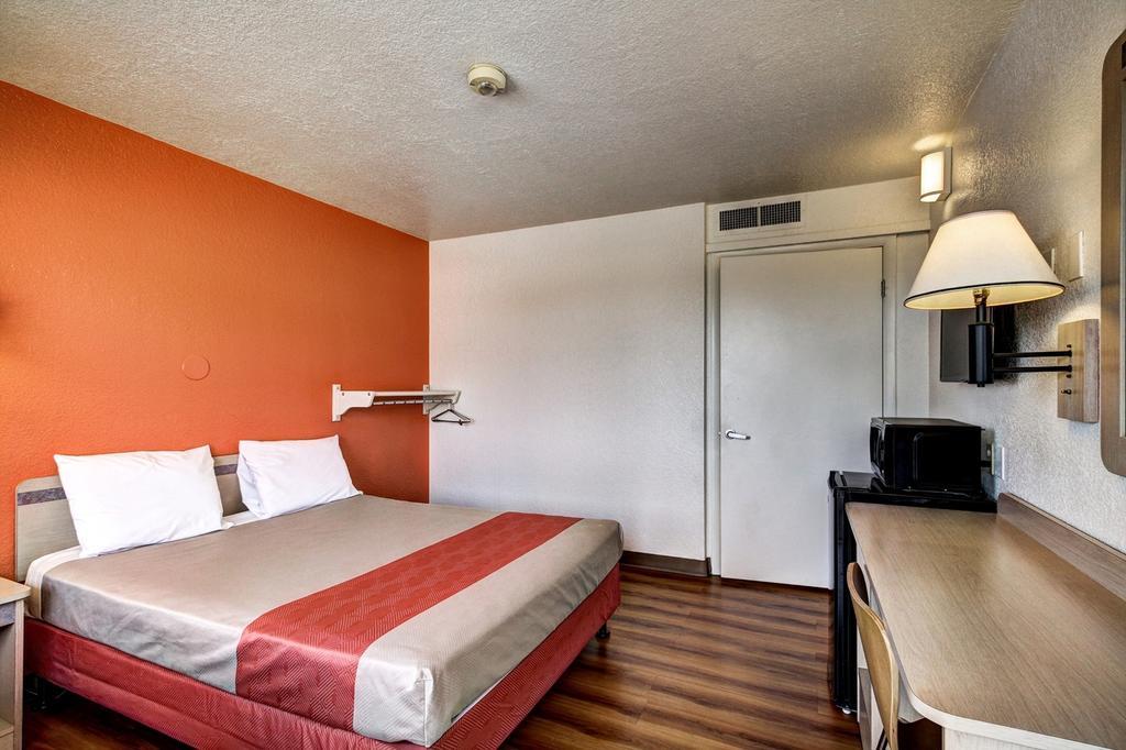 Motel 6 Wells Extérieur photo