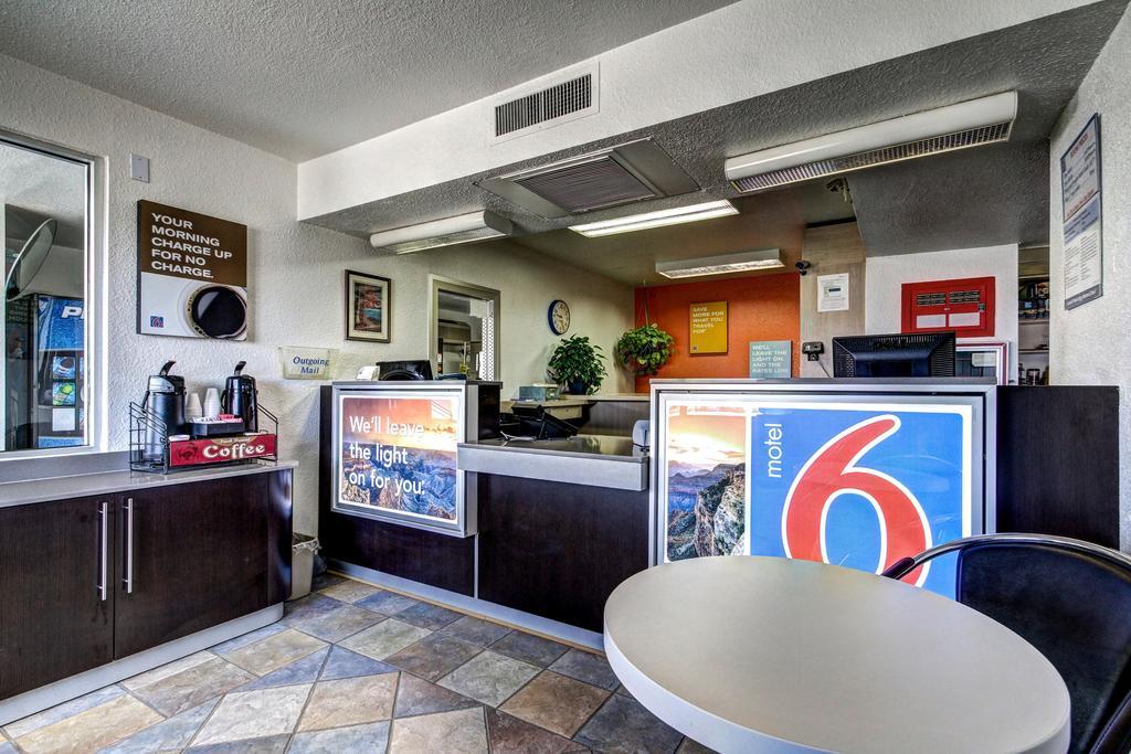 Motel 6 Wells Extérieur photo