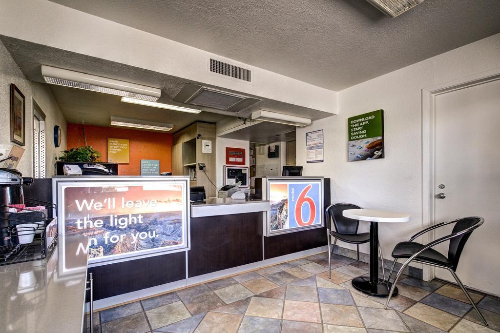 Motel 6 Wells Extérieur photo